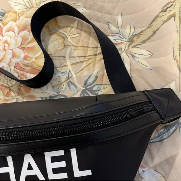 Michael Kors Walk Around Waist Belt Bag - Picture 4 of 9